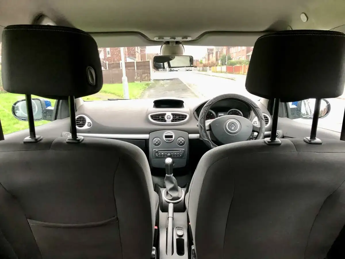 2009-renault-clio-12-dynamique-16v-100-hatchback-5d-big-11