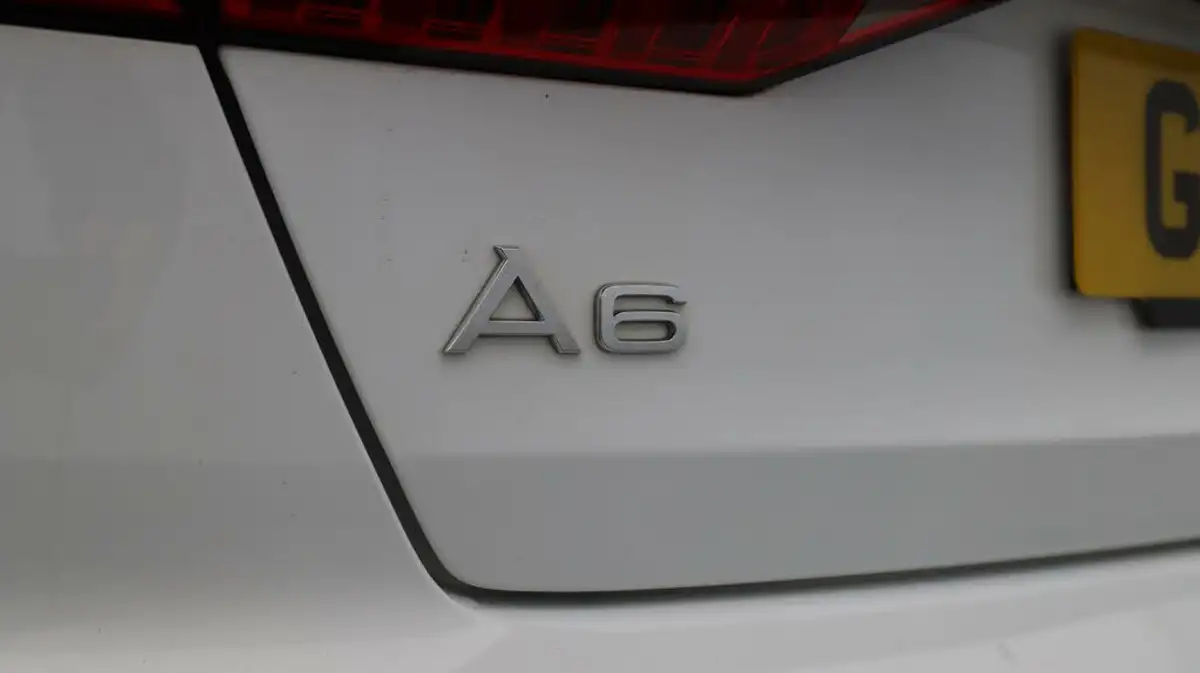 2021-audi-a6-saloon-20-45-tfsi-black-edition-265ps-big-21