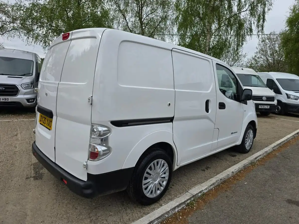 2020-nissan-env200-e-acenta-panel-van-auto-big-7
