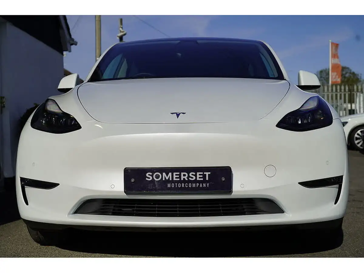 2022-tesla-model-y-e-long-range-big-3