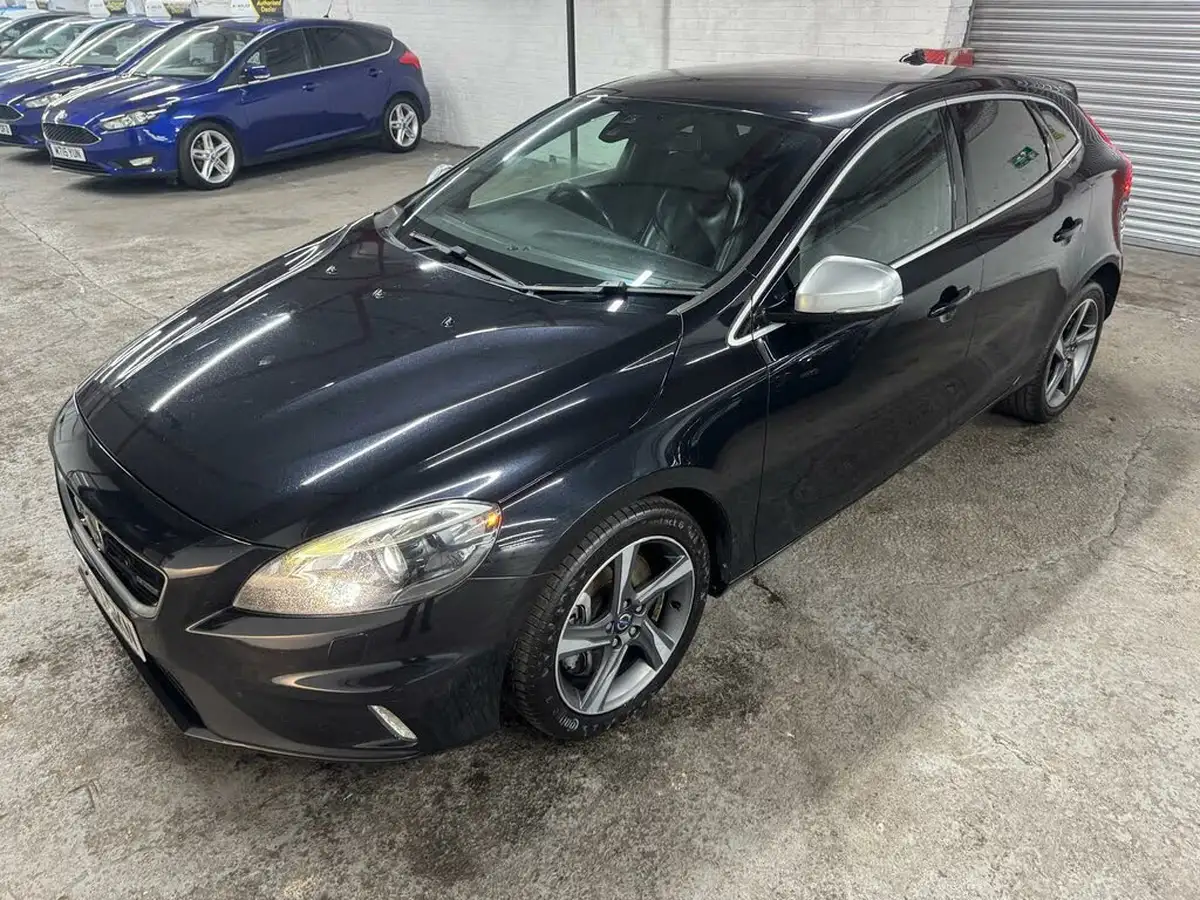 2014-volvo-v40-20td-d3-r-design-lux-nav-big-59
