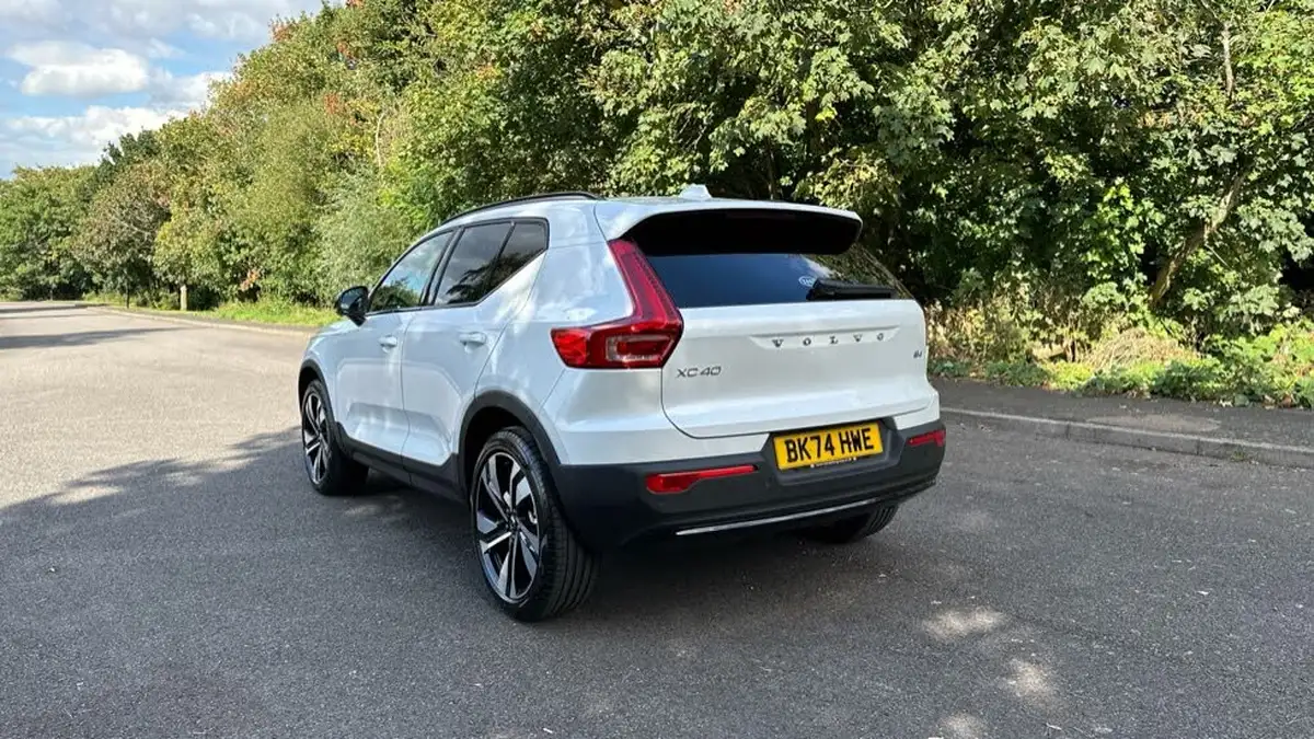 2024-volvo-xc40-20-b4-r-design-pro-big-47