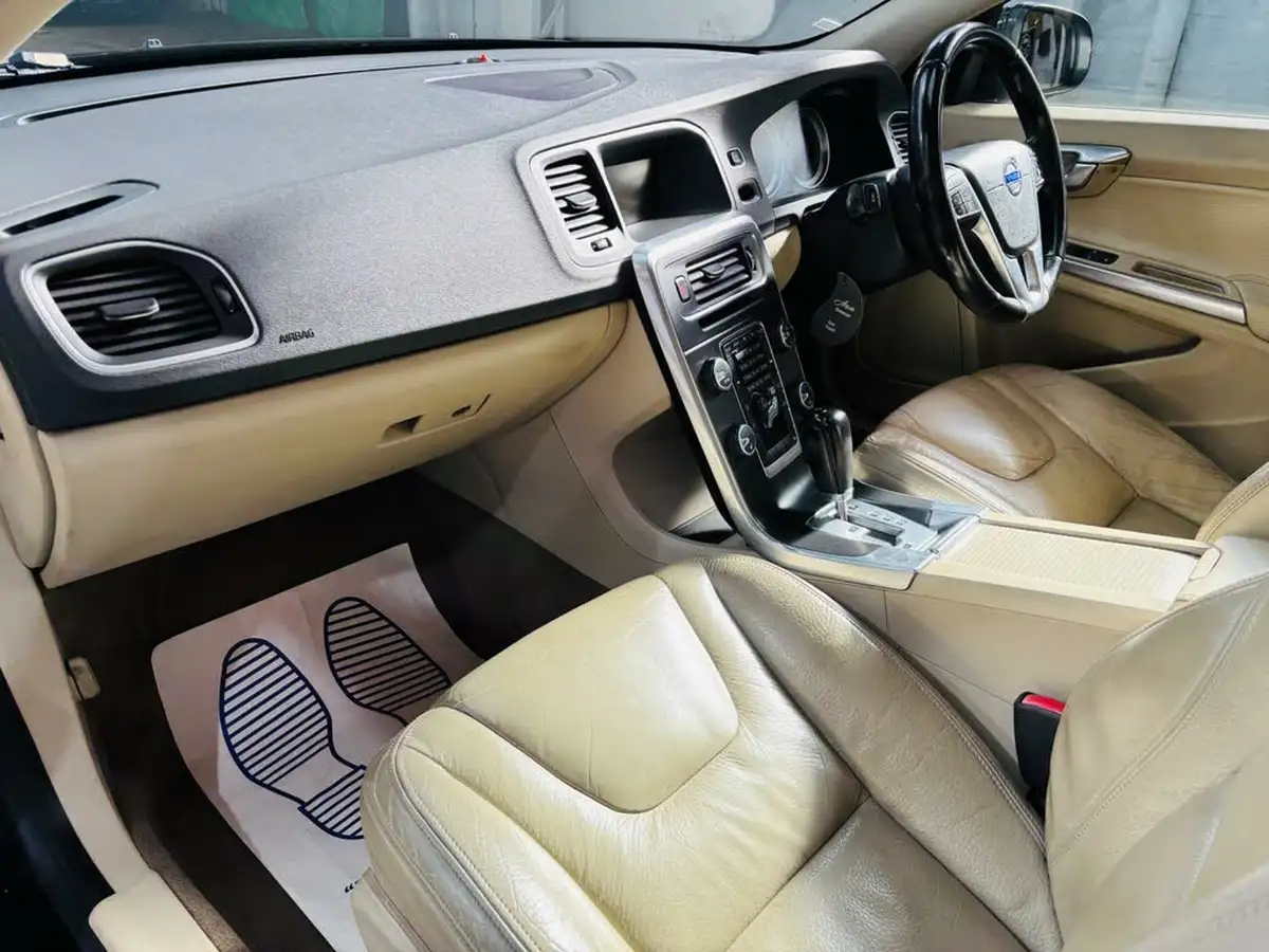 2012-volvo-s60-24td-d5-se-215bhp-geartronic-big-12