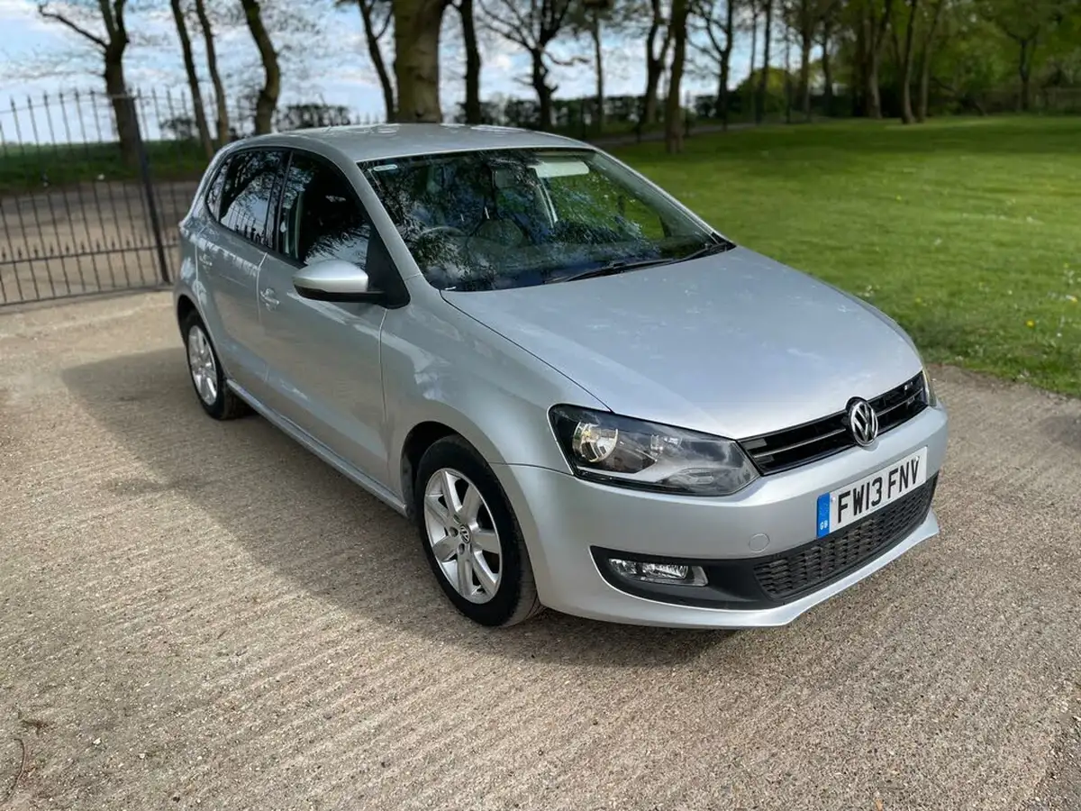 2013-volkswagen-polo-12-match-edition-60ps-5d-big-1