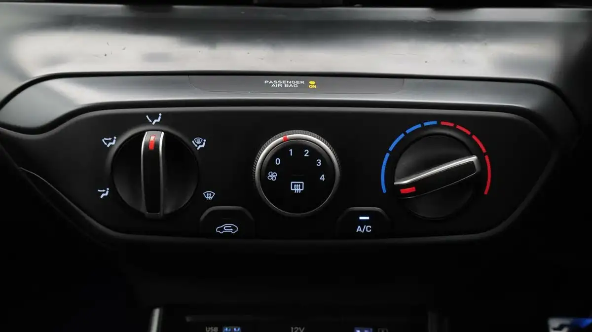 2022-hyundai-bayon-10-t-gdi-se-connect-dct-big-12