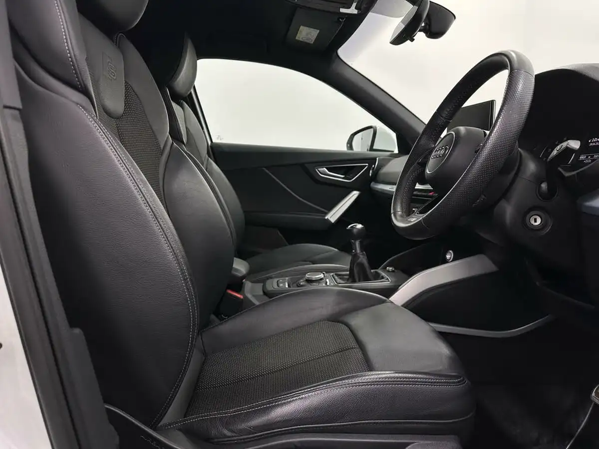 2019-audi-q2-10-30-tfsi-s-line-big-27