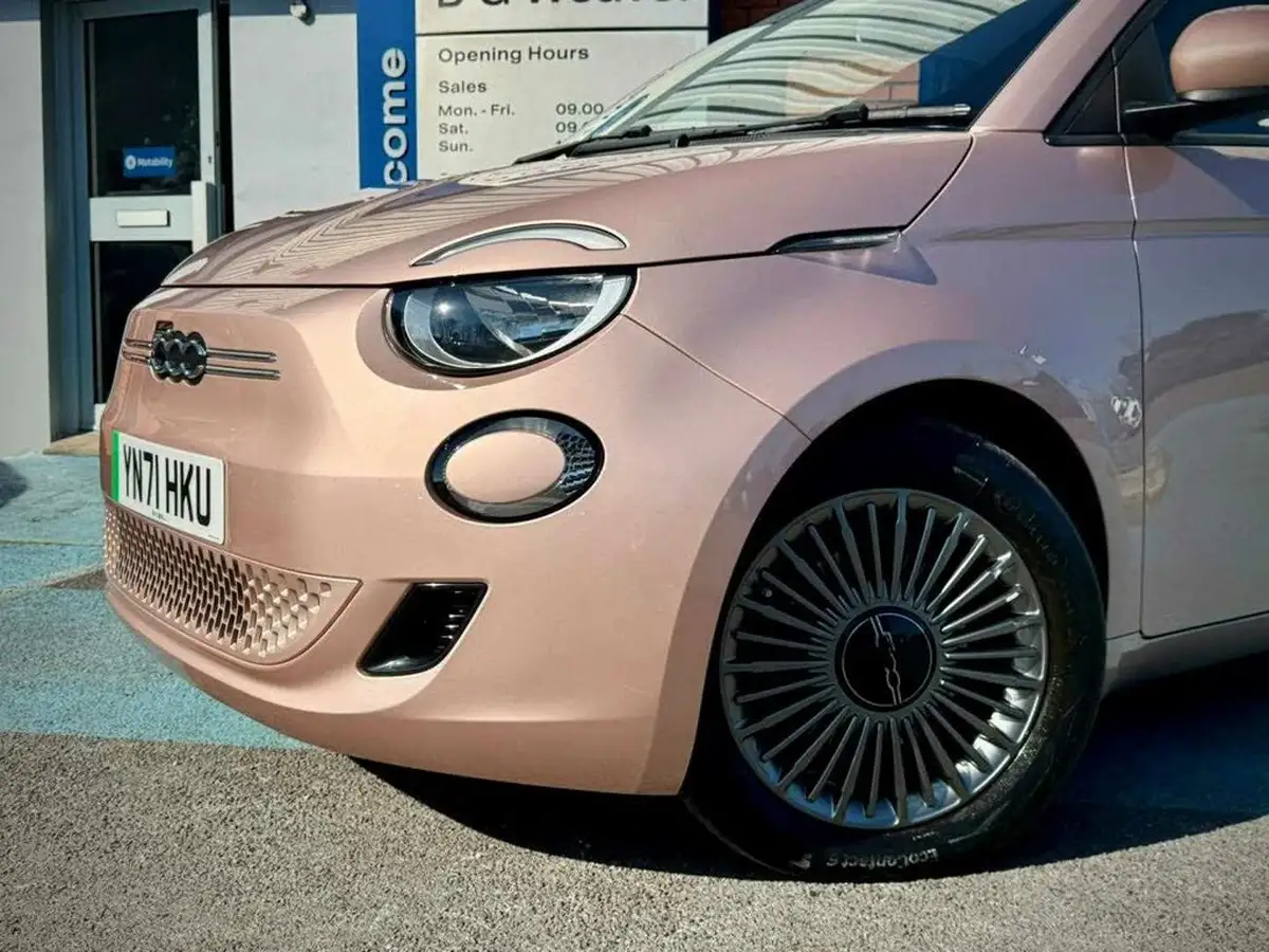 2021-fiat-500-e-icon-big-5