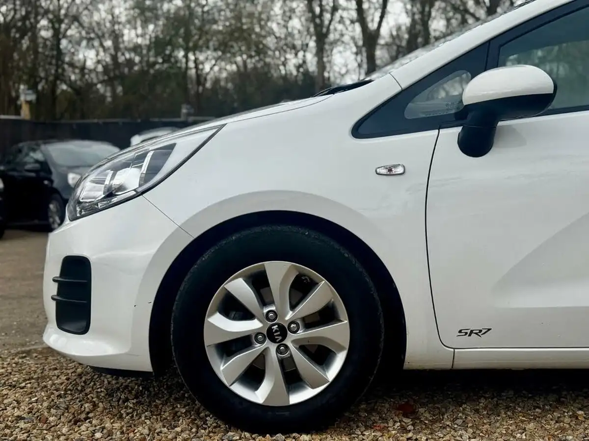 2017-kia-rio-125-sr7-5d-big-5