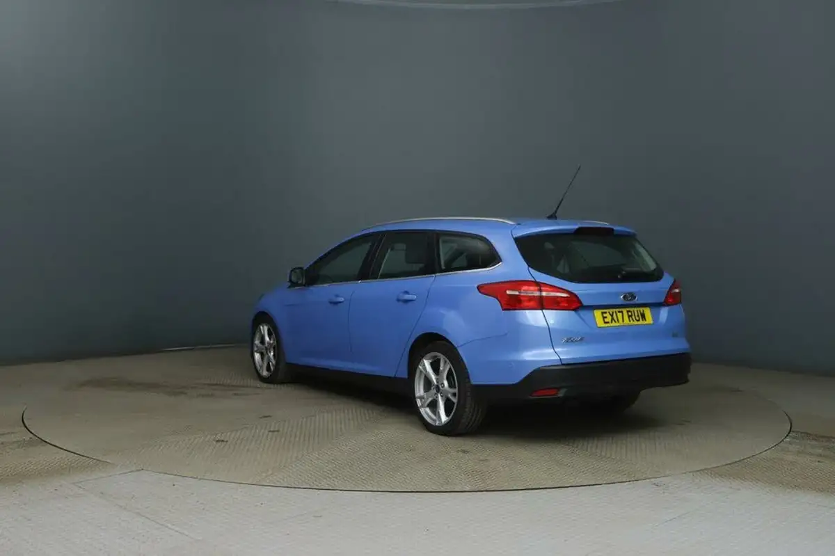 2017-ford-focus-10t-titanium-x-125ps-estate-big-3