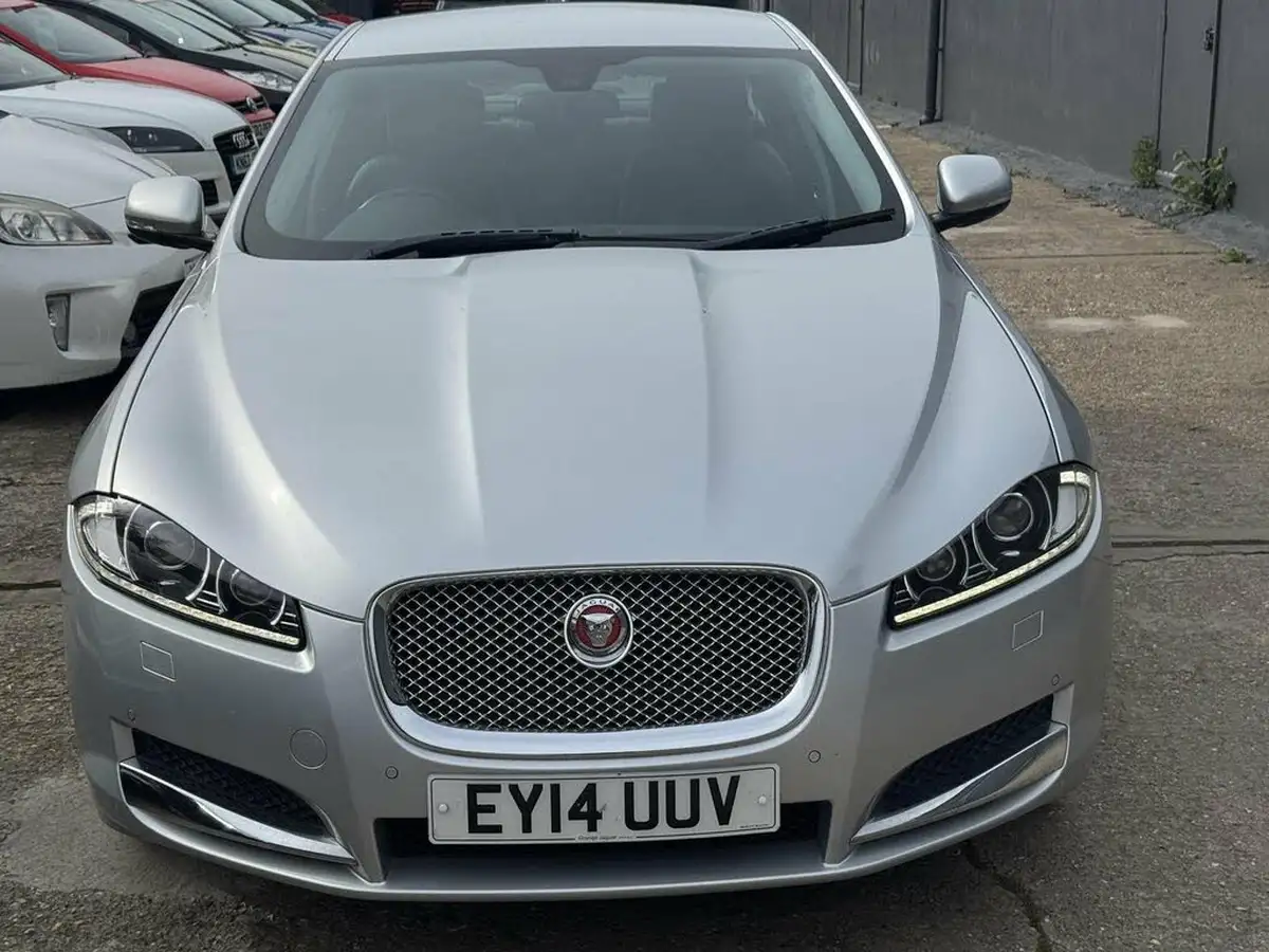 2014-jaguar-xf-22td-luxury-163ps-saloon-4d-big-11