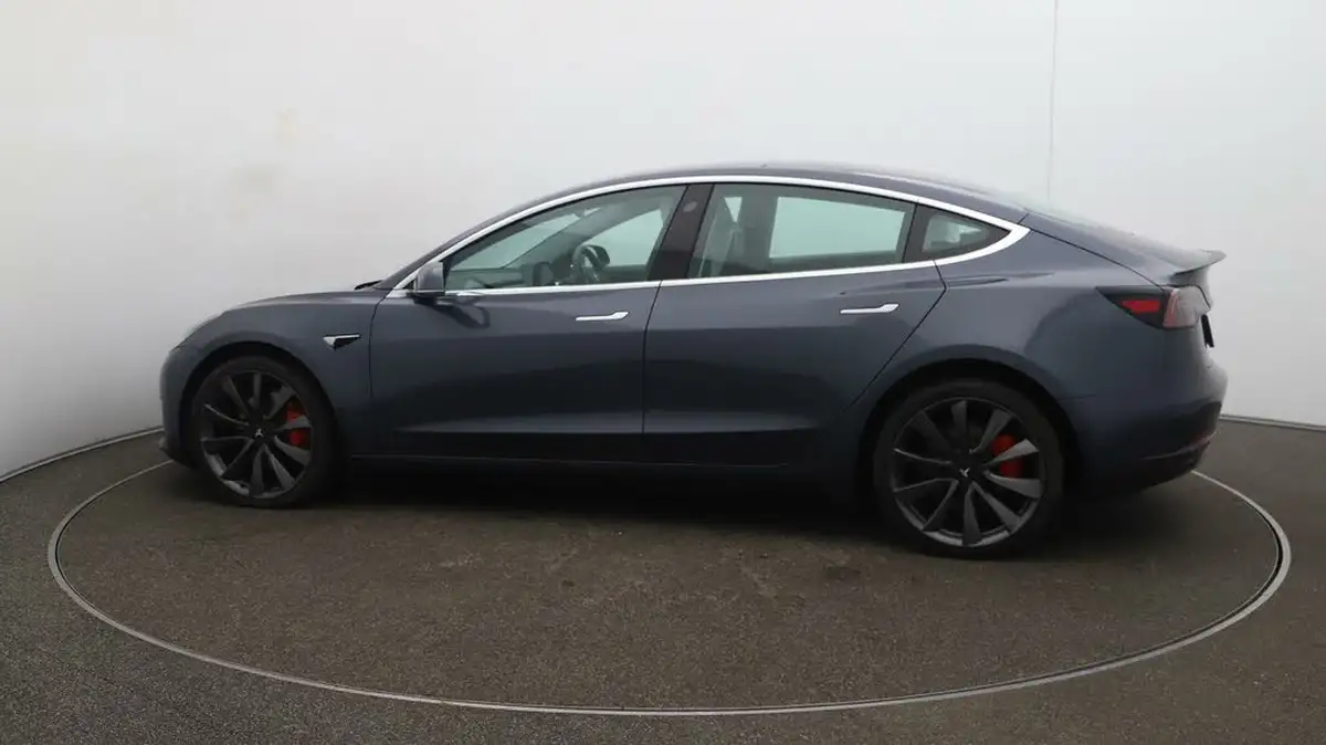 2020-tesla-model-3-e-performance-big-49