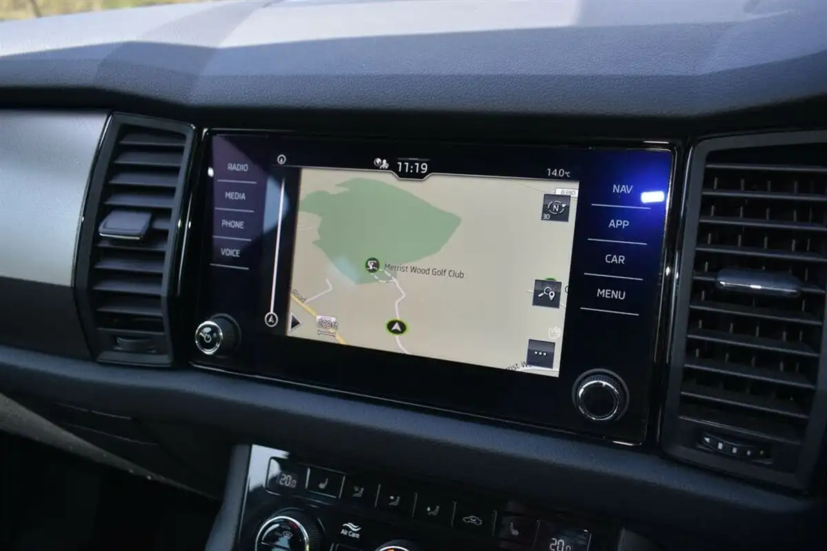 2021-skoda-kodiaq-15-tsi-se-drive-7-dsg-big-26