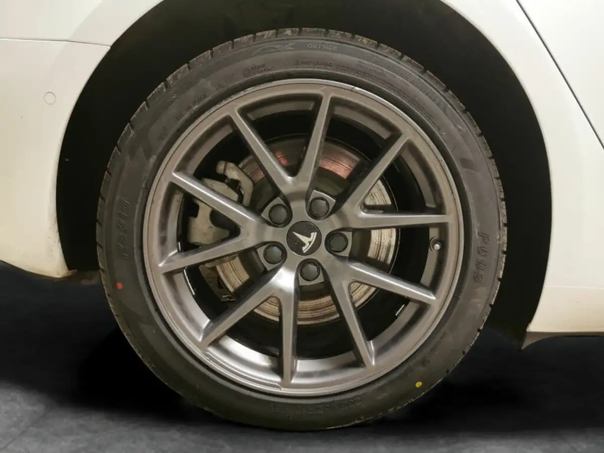 2022-tesla-model-3-e-long-range-big-25