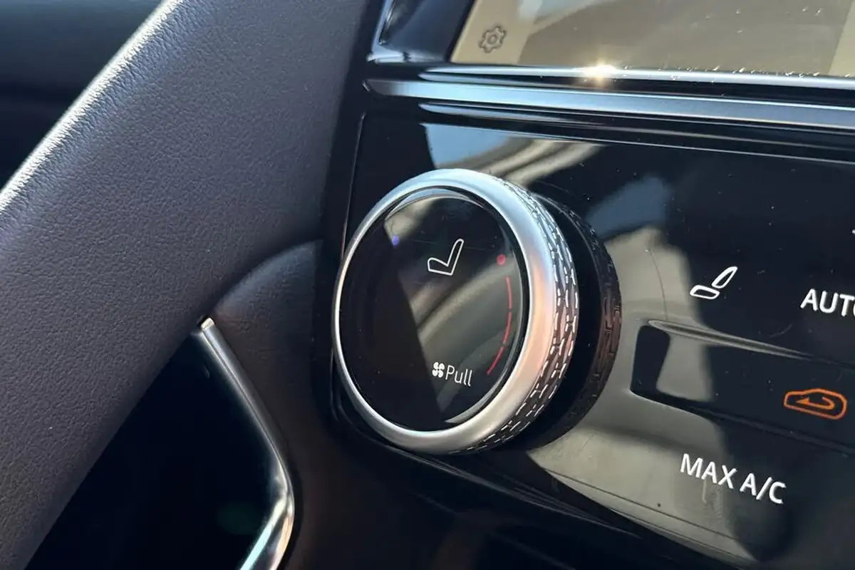 2024-jaguar-e-pace-20-d200-r-dynamic-se-black-big-36