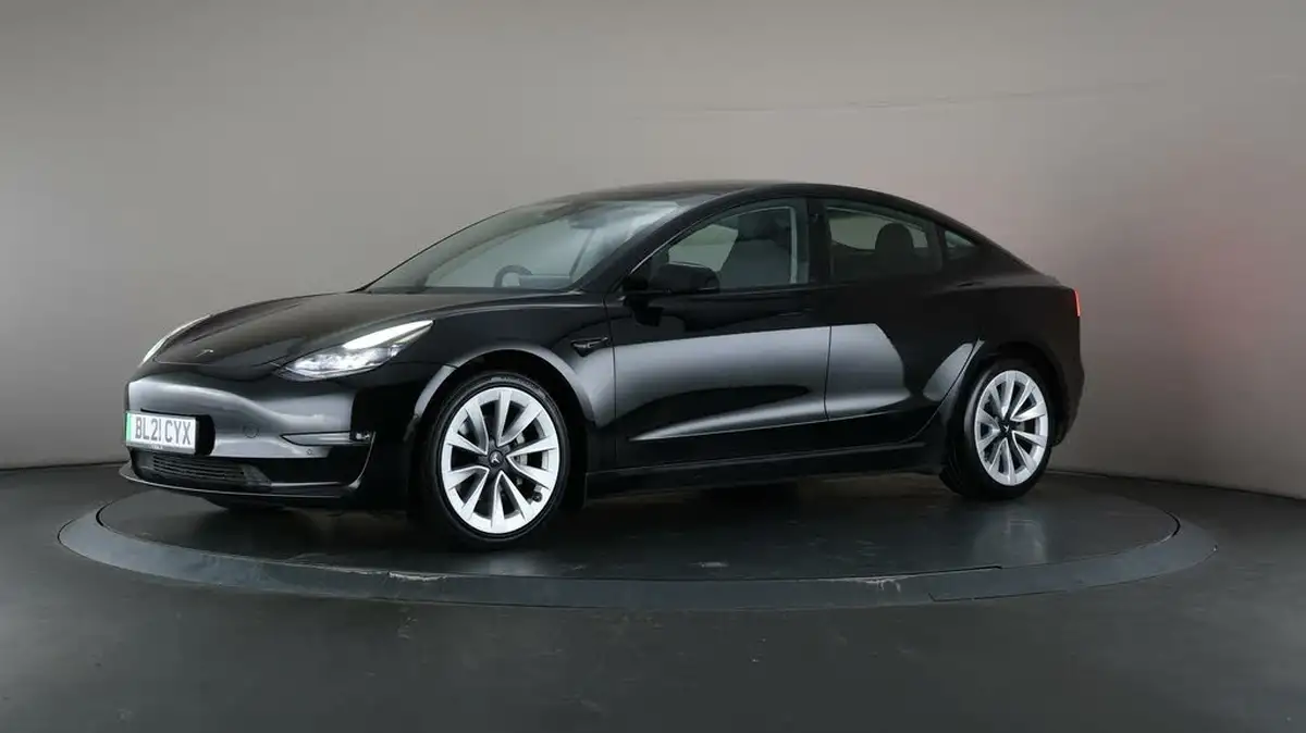 2021-tesla-model-3-e-long-range-4x4-big-3