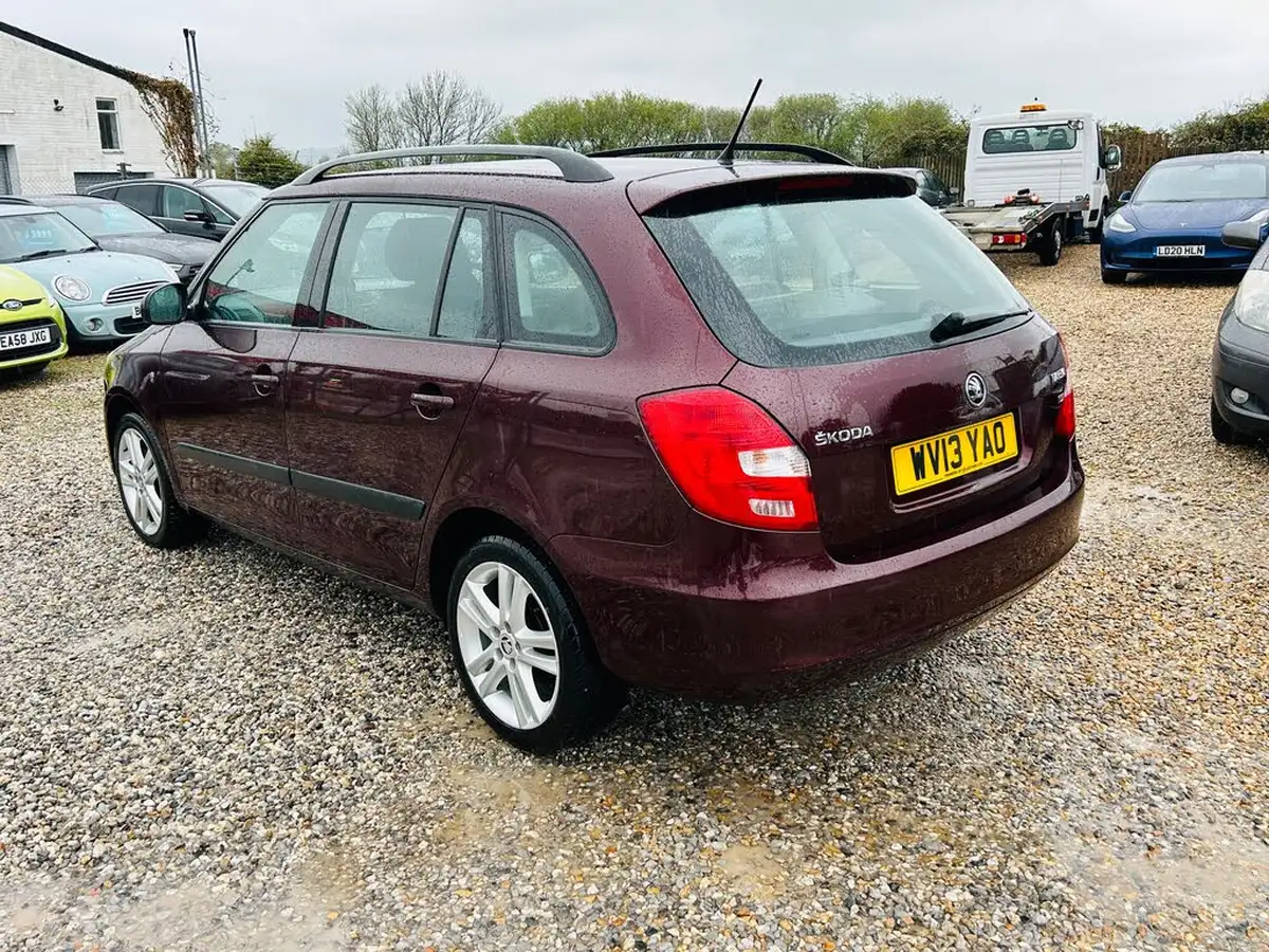 2012-skoda-fabia-12-elegance-tsi-105bhp-estate-1197cc-big-5