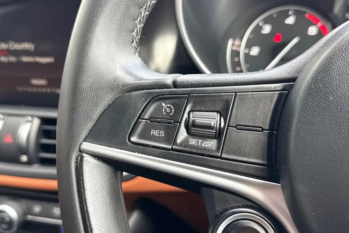 2019-alfa-romeo-giulia-22td-super-big-28
