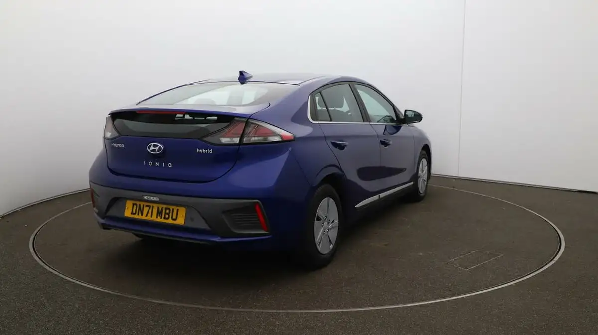 2022-hyundai-ioniq-16-gdi-premium-hybrid-big-46