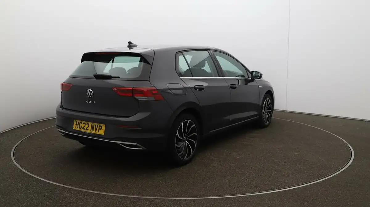 2022-volkswagen-golf-15-tsi-style-150ps-hatchback-big-46