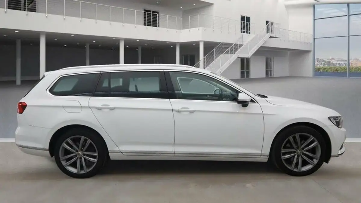 2016-volkswagen-passat-20tdi-gt-150ps-estate-5d-dsg-big-6