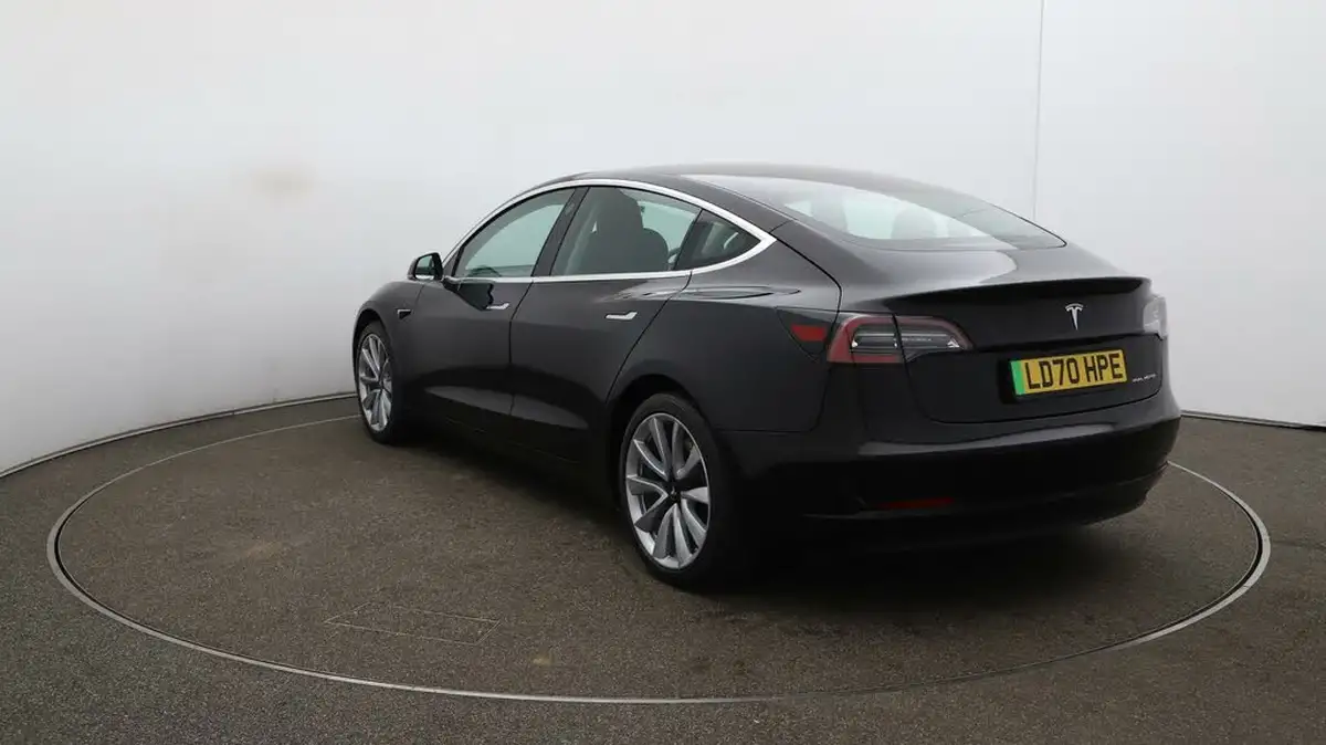 2020-tesla-model-3-e-long-range-big-55