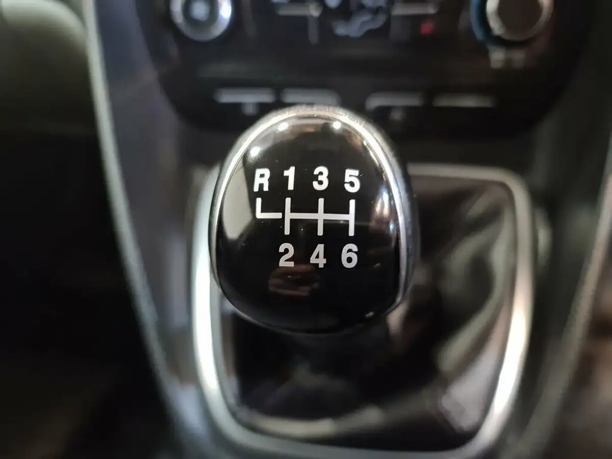 2021-ford-transit-connect-15-ecoblue-l2-240-limited-big-25