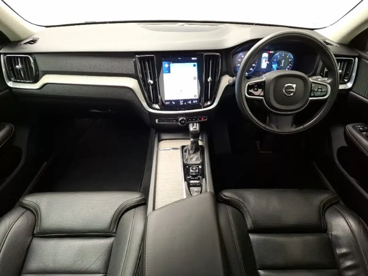 2019-volvo-s60-20-t5-inscription-plus-big-2