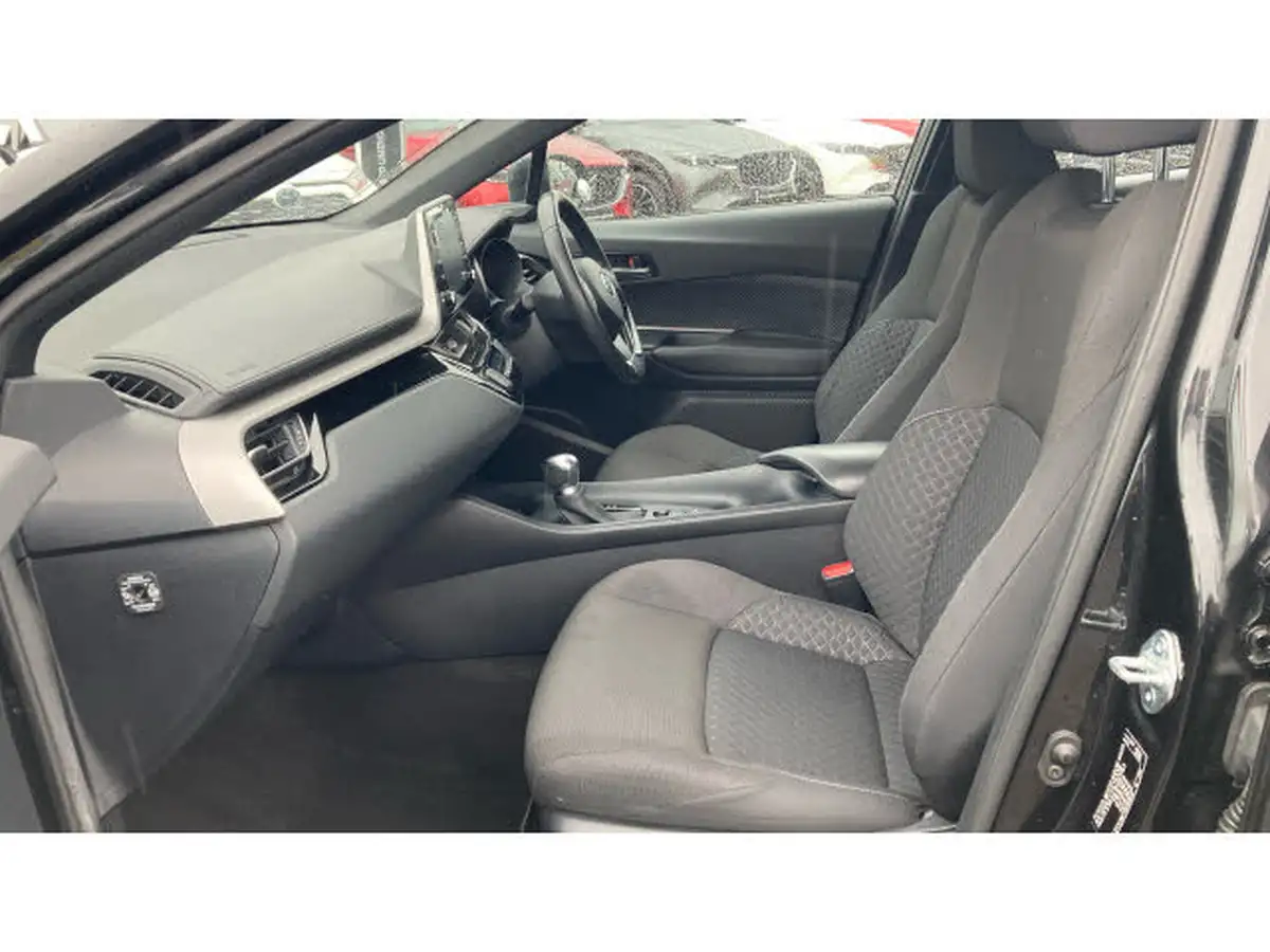 2020-toyota-c-hr-18-vvt-i-icon-big-9