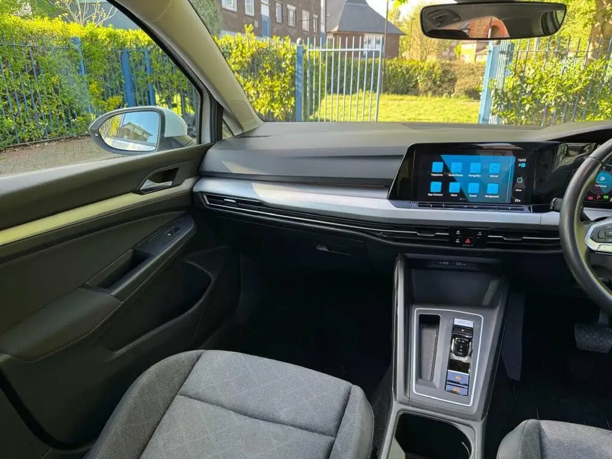 2021-volkswagen-golf-15-etsi-life-150ps-hatchback-big-16