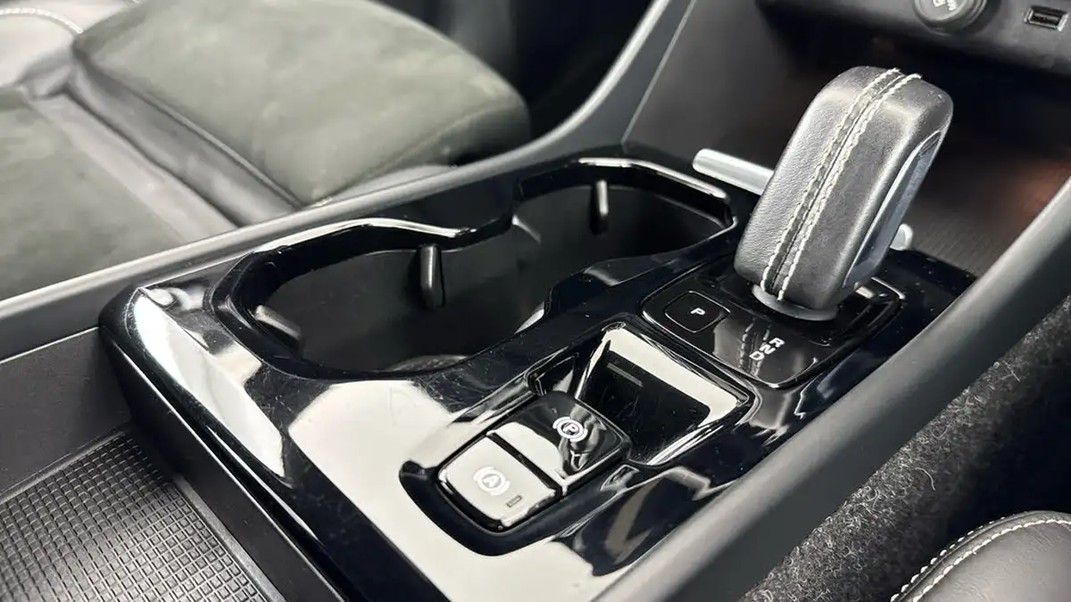 2021-volvo-xc40-15-t5-r-design-pro-262bhp-big-15