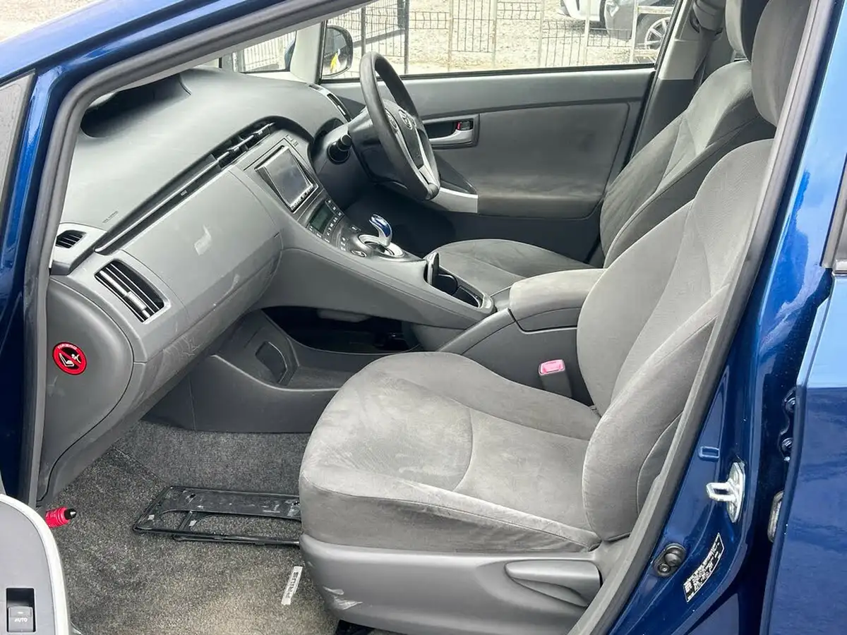 2009-toyota-prius-hybrid-big-22
