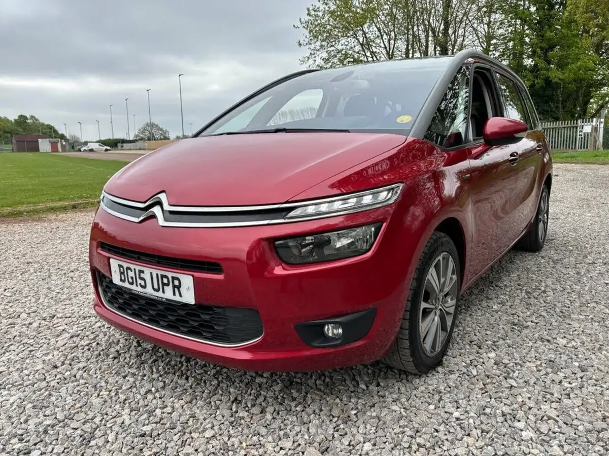 2015-citroen-grand-c4-picasso-16e-hdi-exclusive-big-3