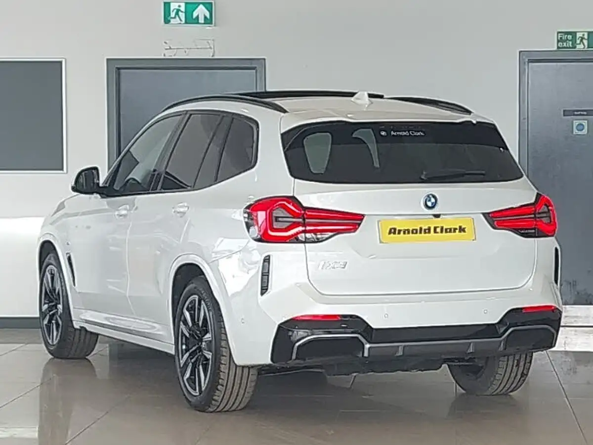2023-bmw-ix3-e-m-sport-big-1