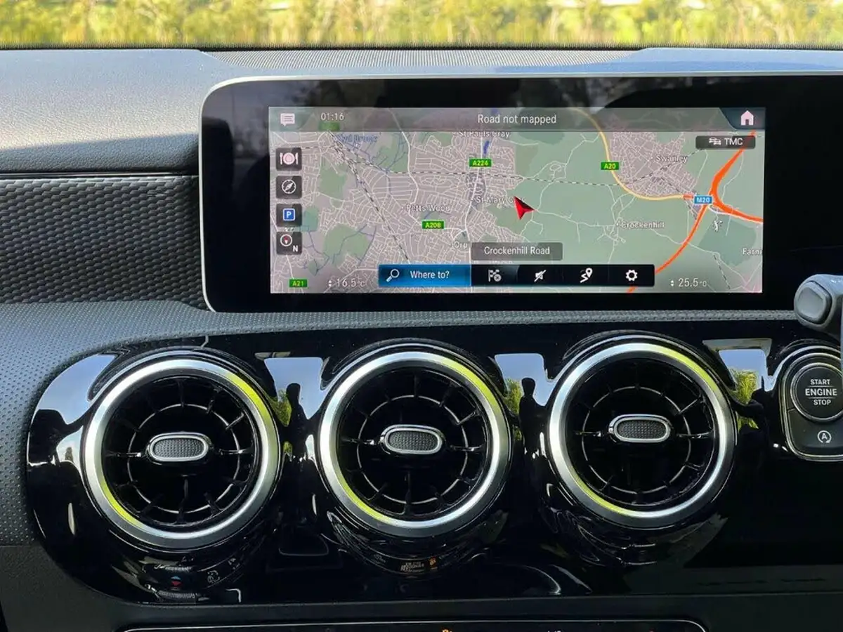 2020-mercedes-benz-a-class-13-a200-sport-executive-saloon-4d-big-11