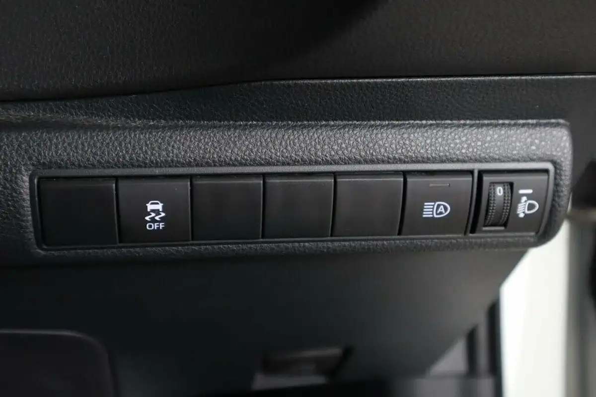 2021-toyota-corolla-18-vvt-i-icon-spare-wheel-hatchback-5d-big-20