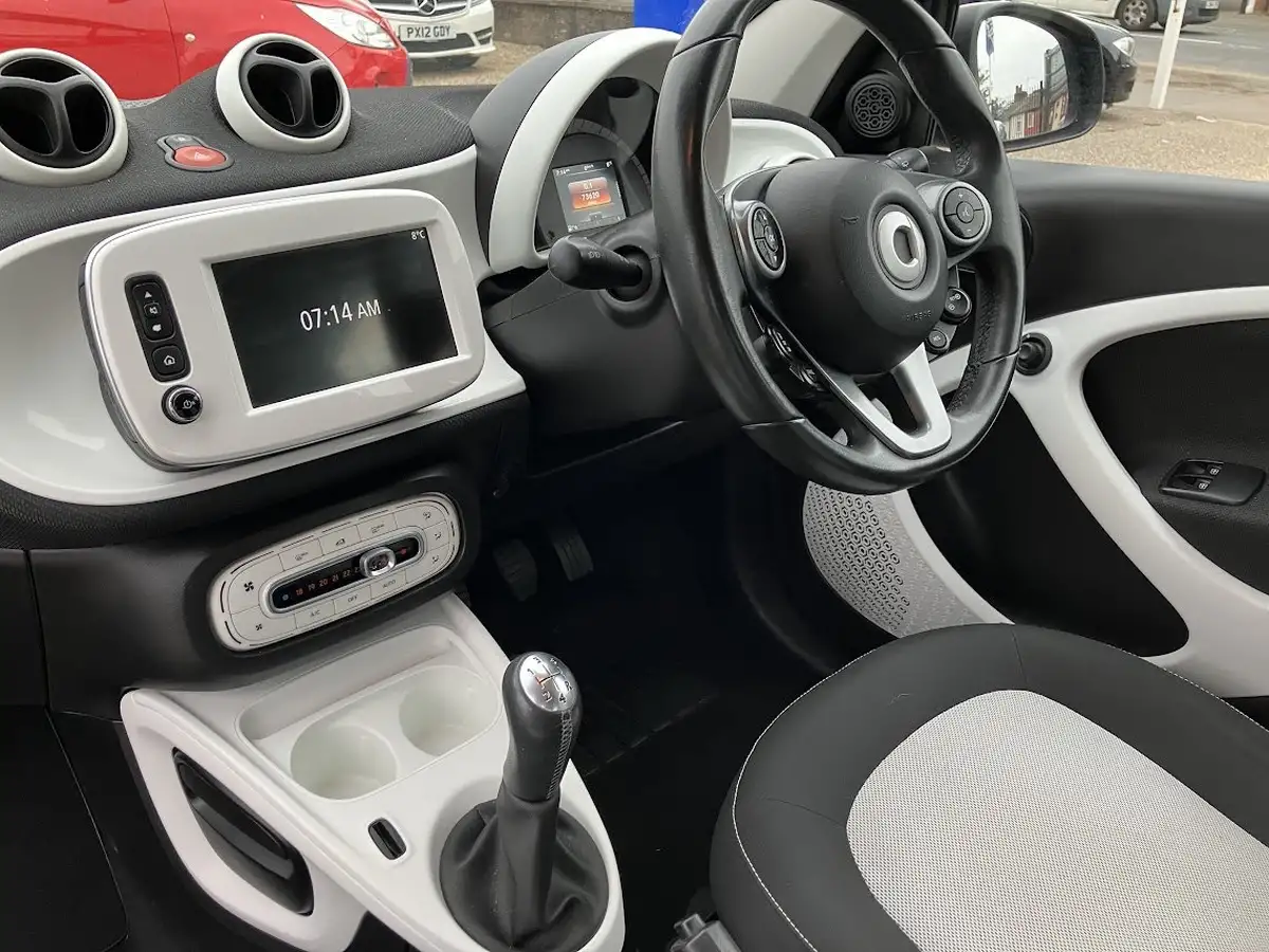 2015-smart-forfour-10-passion-premiumss-big-23