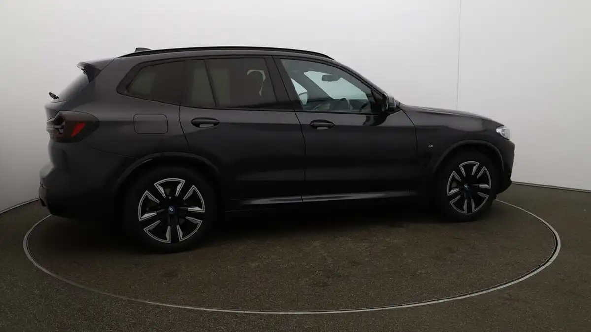 2022-bmw-ix3-e-m-sport-big-45