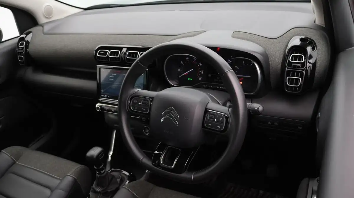 2022-citroen-c3-aircross-12-puretech-shine-plus-110ps-big-9