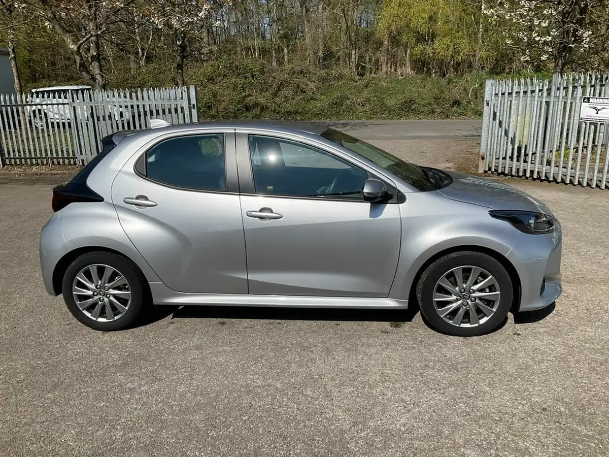 2022-toyota-yaris-15-vvt-i-icon-big-8
