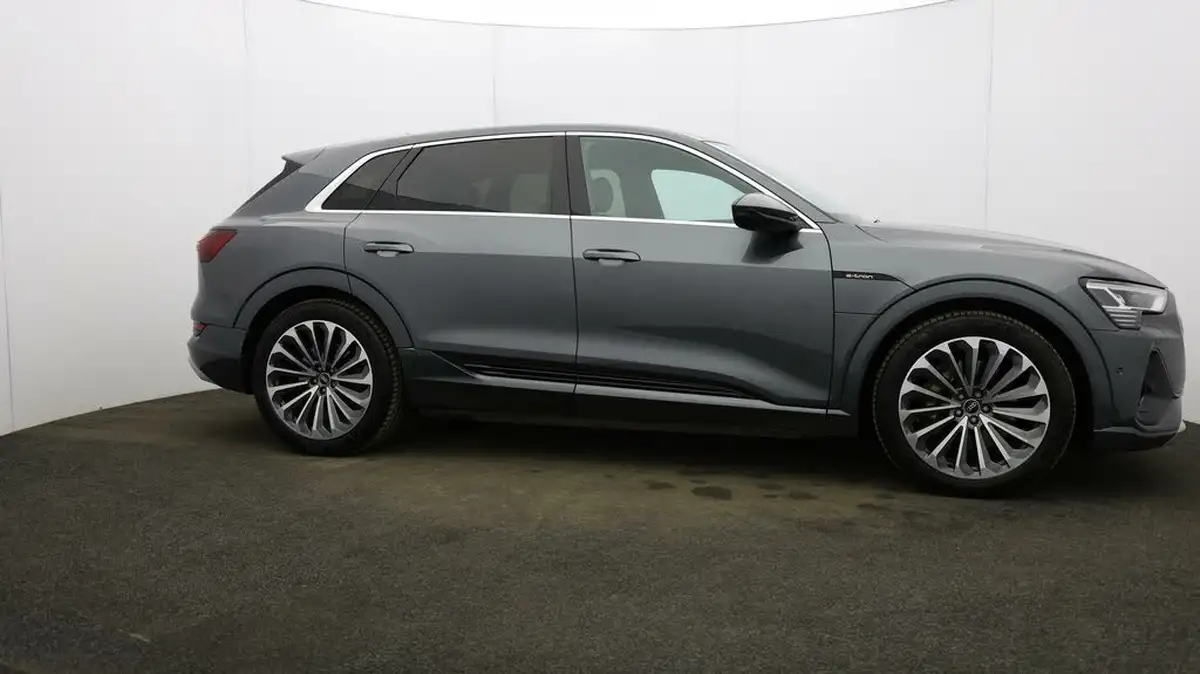 2021-audi-e-tron-50e-s-line-station-wagon-big-44