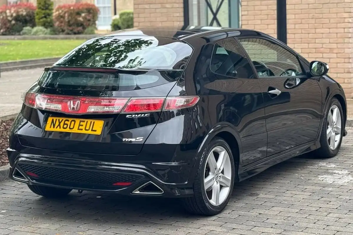 2010-honda-civic-18-type-s-gt-i-vtec-big-4