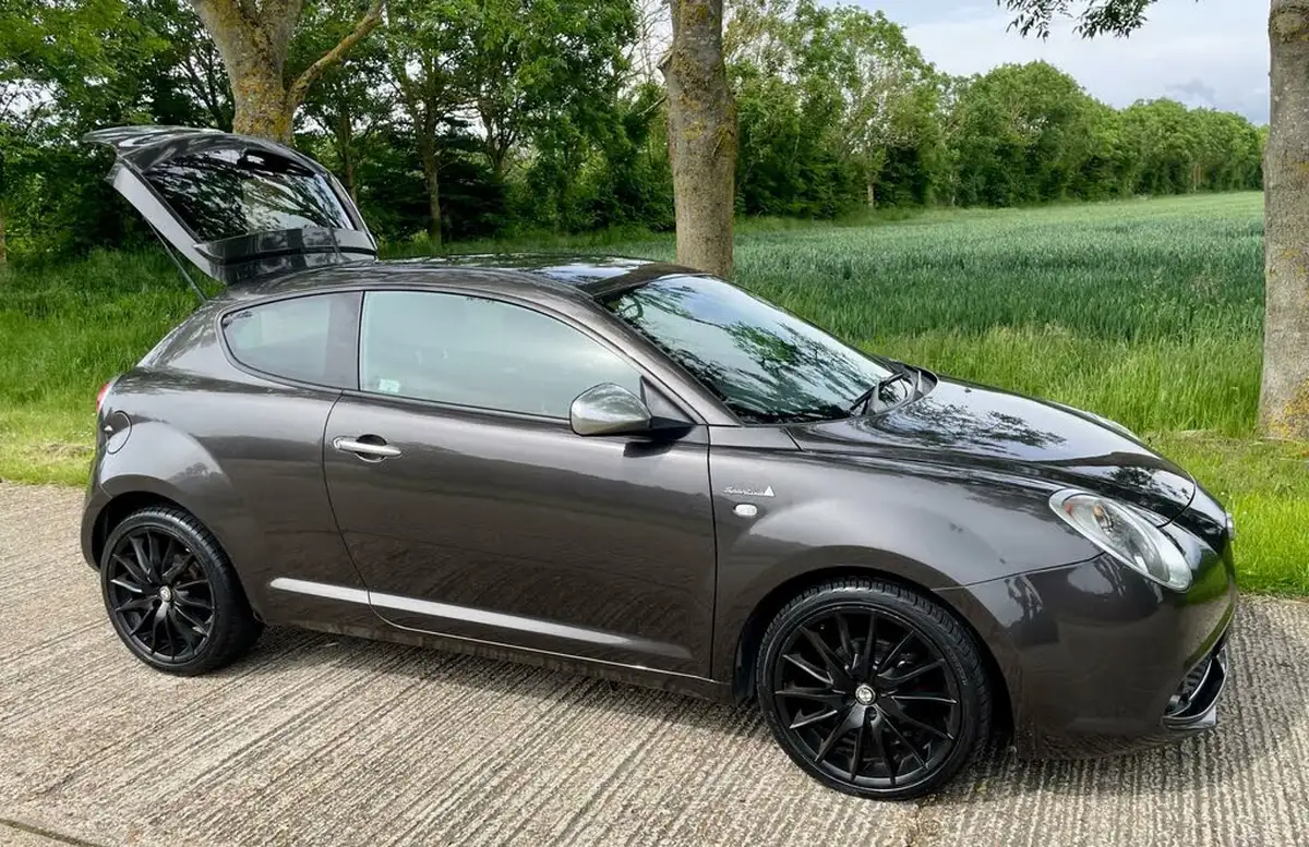 2013-alfa-romeo-mito-09-sportiva-875-tb-105bhp-big-17