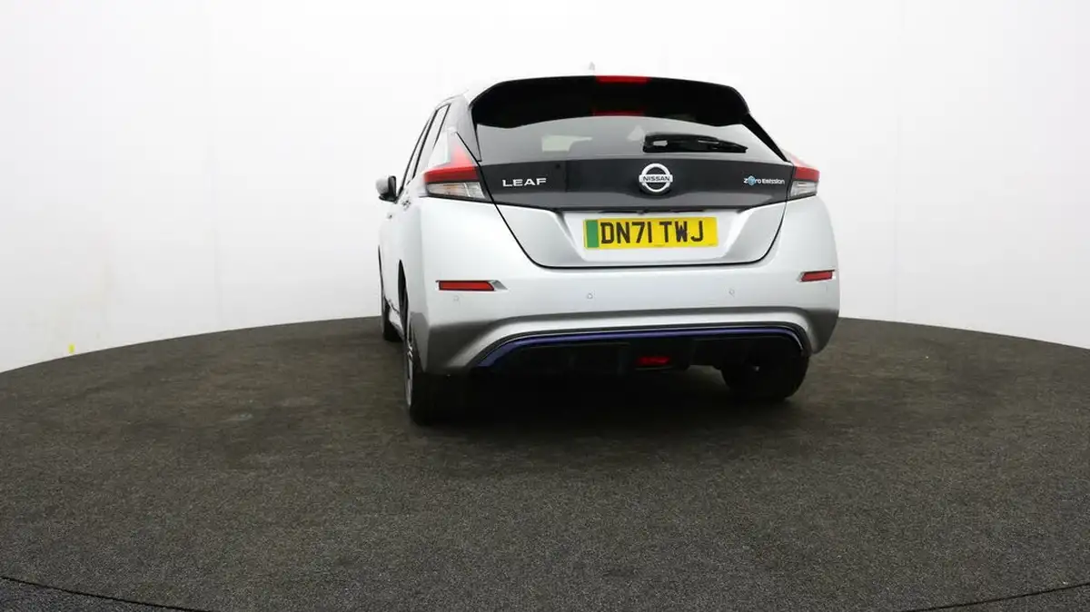 2021-nissan-leaf-e-tekna-big-72