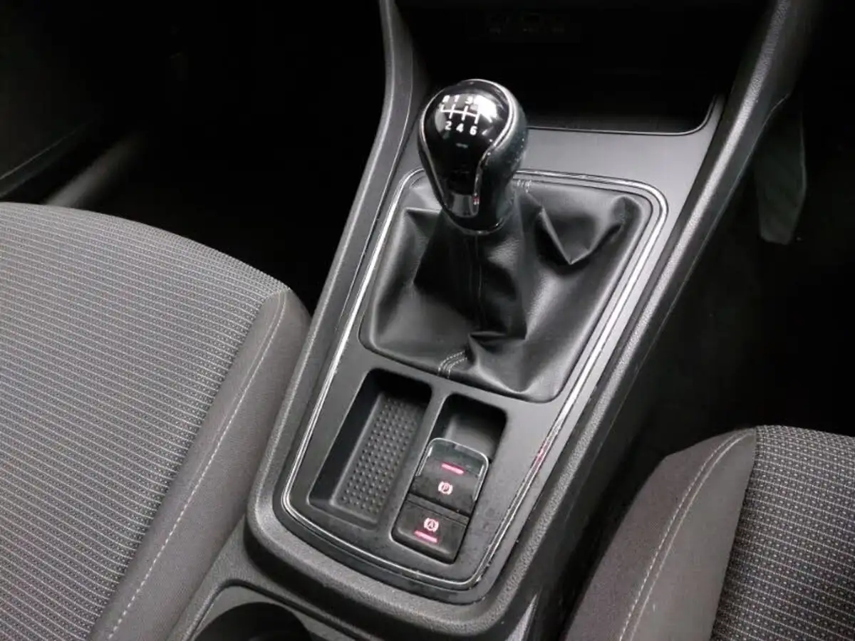 2017-seat-leon-12-tsi-se-dynamic-technology-hatchback-big-13