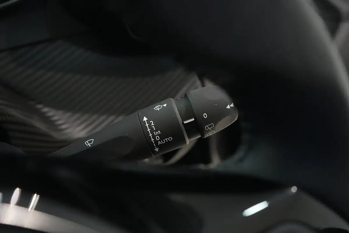 2022-peugeot-208-15-bluehdi-active-premium-big-27