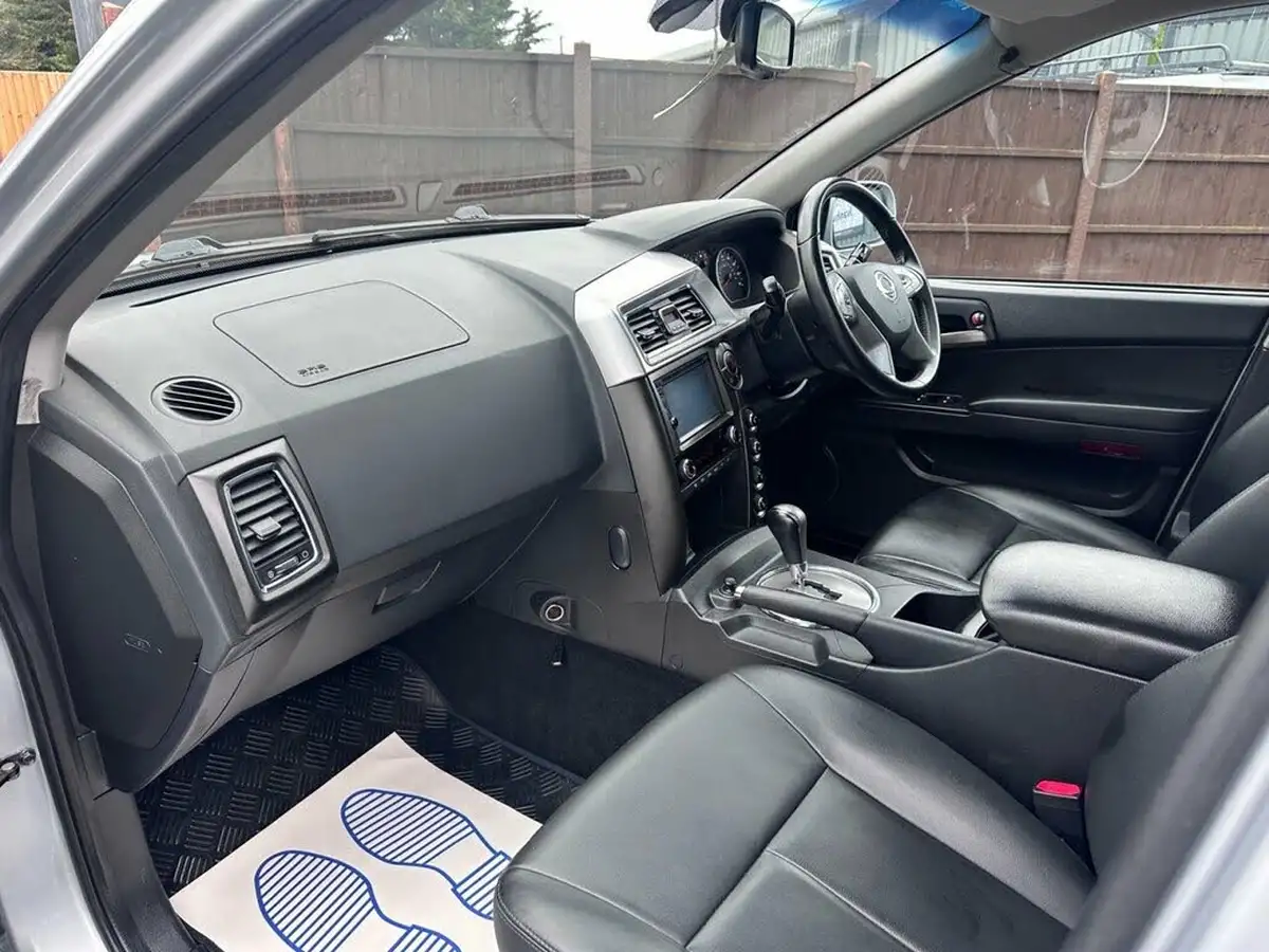2018-kgm-ssangyong-musso-22td-ex-178ps-auto-big-14