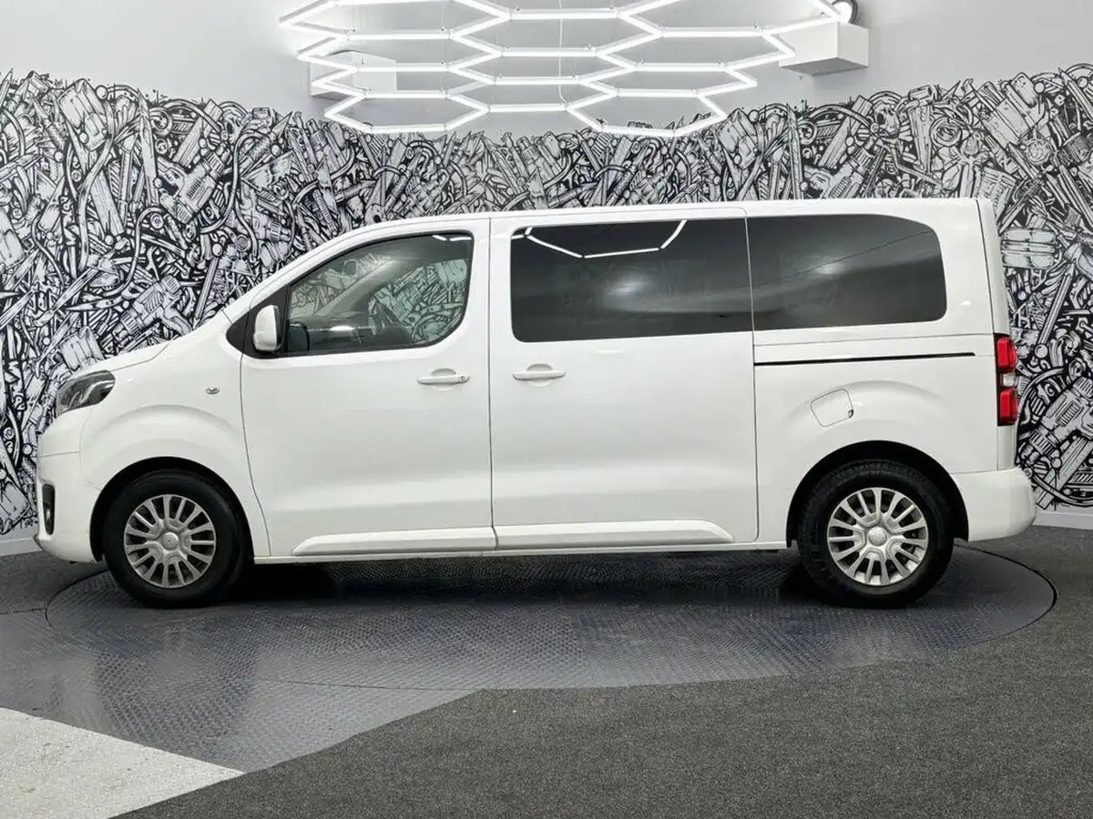 2021-toyota-proace-verso-15d-shuttle-l1-big-8