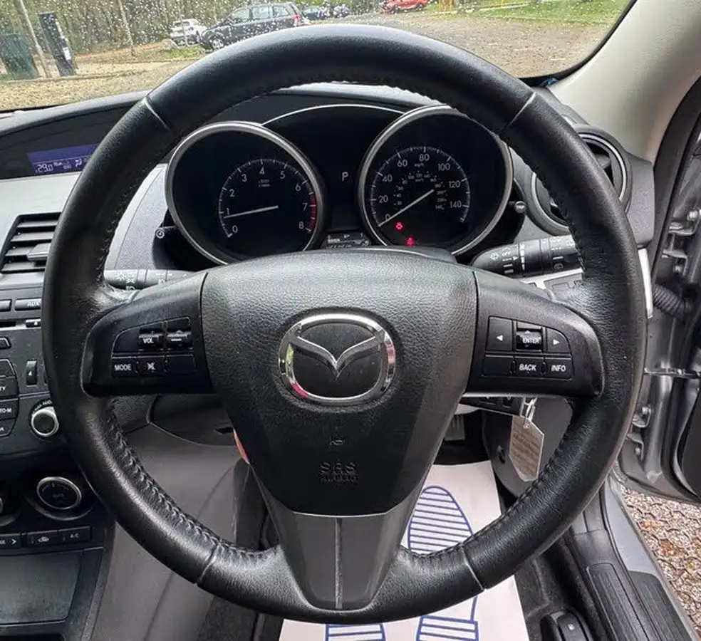 2013-mazda-mazda3-16-tamura-auto-big-13
