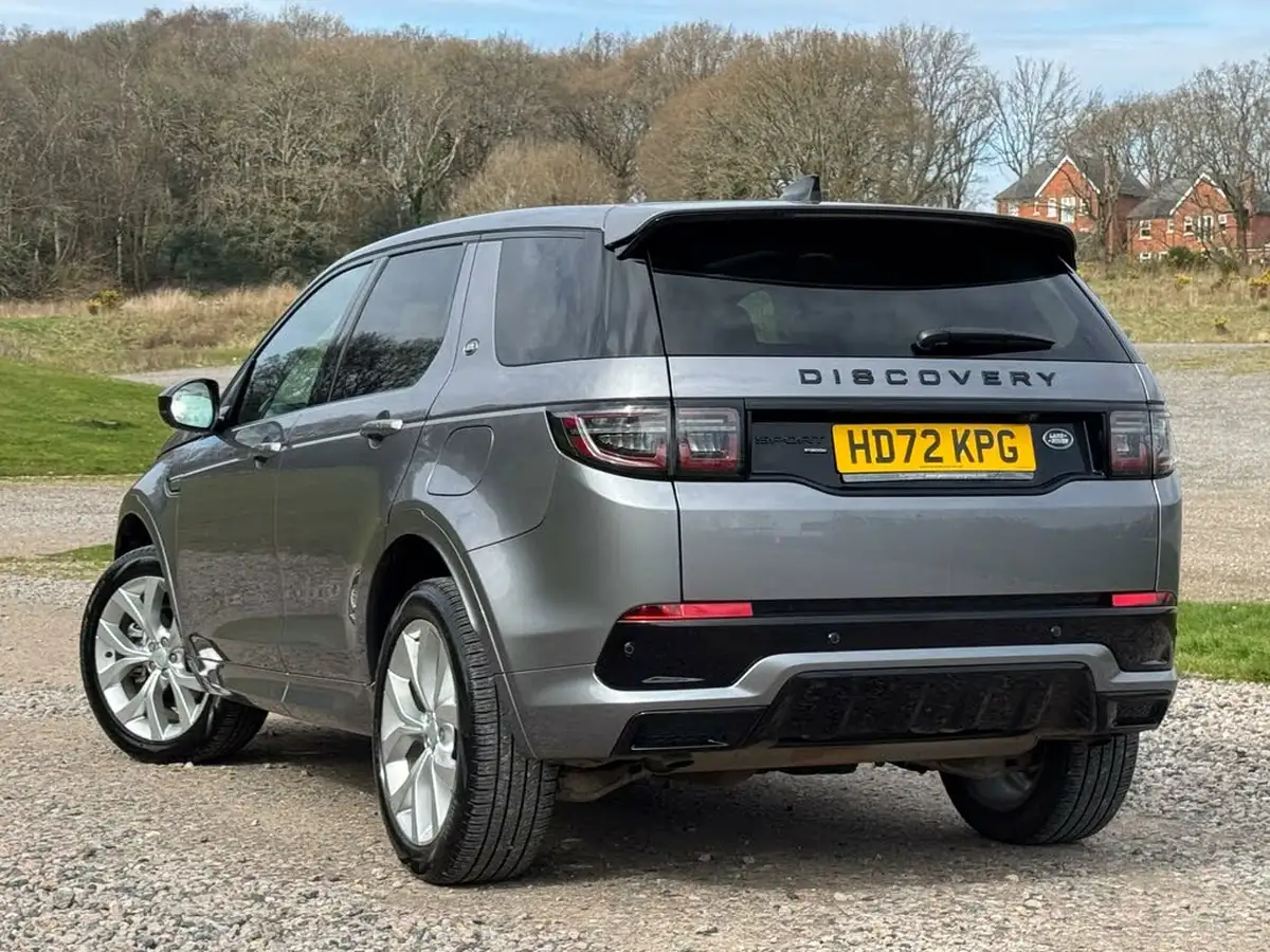 2022-land-rover-discovery-sport-15-p300e-r-dynamic-se-big-4