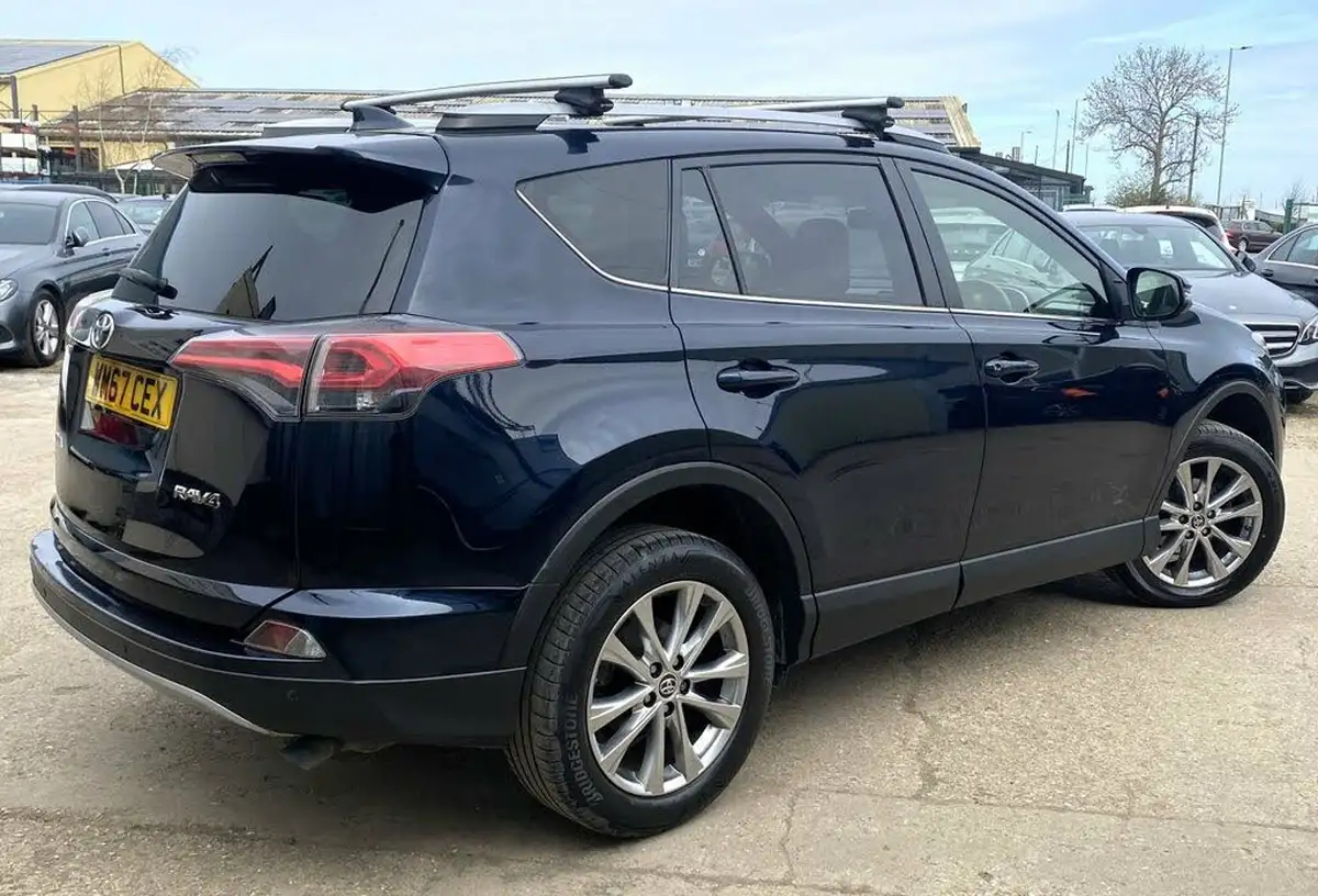 2017-toyota-rav4-20d-4d-excel-tss-navi-big-3